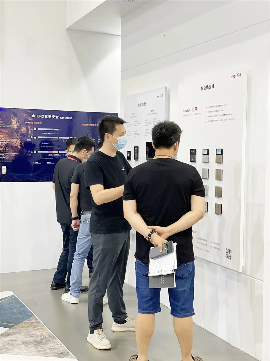GVS于2022年全新發(fā)布的華爾茲系列智能語音面板、高級版M+O融合網(wǎng)關